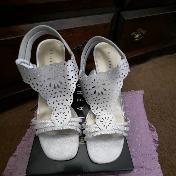 Metaphor Shoes - Metaphor women's size 10 silver dress shoes